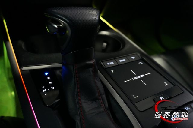 稀有F-SPORT版本，鐵枝標牌，專屬外觀空力套件、跑車化座椅、F版本方向盤  第12張相片