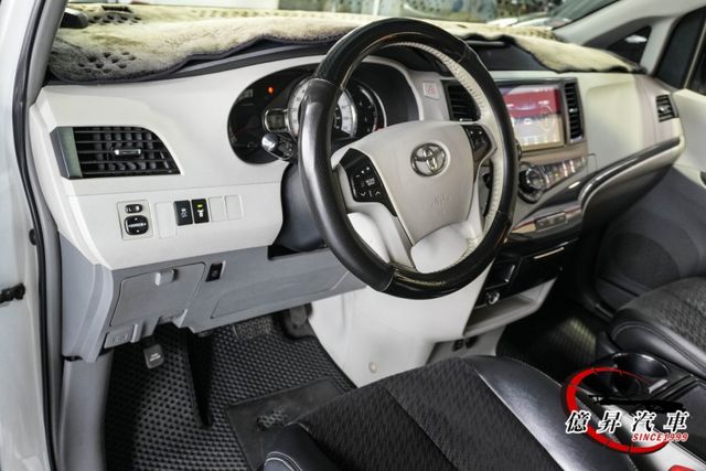 SE運動版，雙電動滑門、盲點偵測，具運動感與家庭實用兼具的MPV  第12張相片