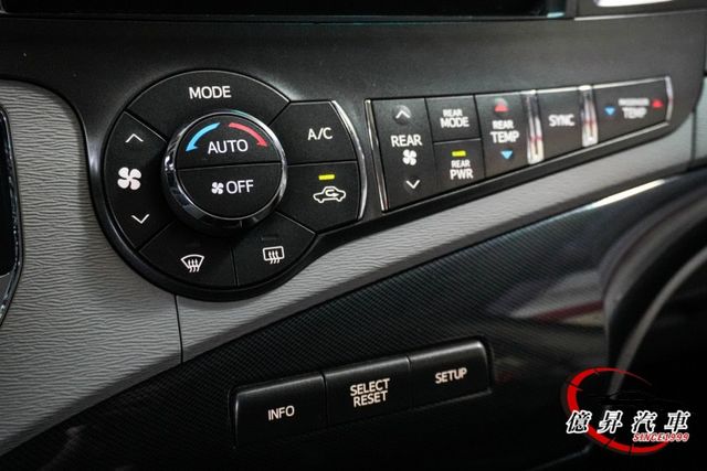 SE運動版，雙電動滑門、盲點偵測，具運動感與家庭實用兼具的MPV  第14張相片