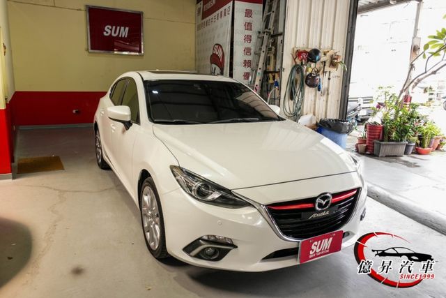 五門頂級型，外型流線動感、內裝簡約質感，油耗表現優異、養車輕鬆  第2張相片