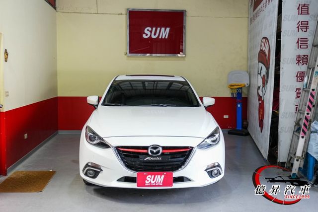 五門頂級型，外型流線動感、內裝簡約質感，油耗表現優異、養車輕鬆  第3張相片