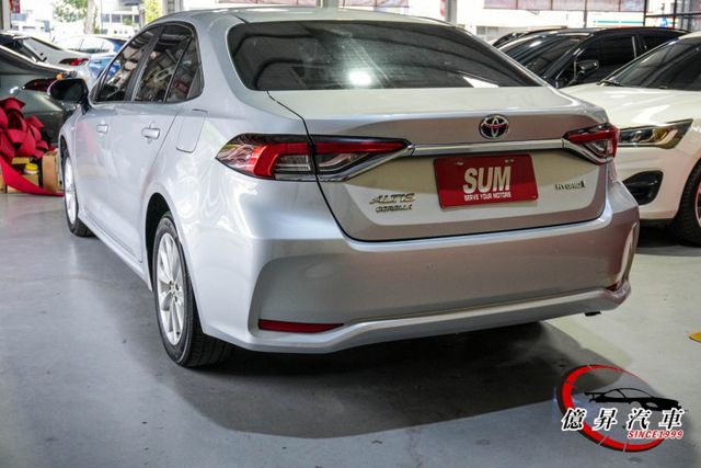 Keyless、恆溫空調、ACC跟車、盲點偵測，大電池保固8年16萬公里  第6張相片