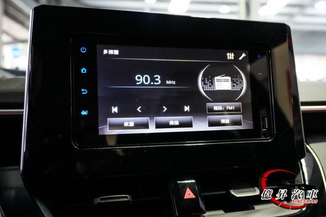 Keyless、恆溫空調、ACC跟車、盲點偵測，大電池保固8年16萬公里  第14張相片