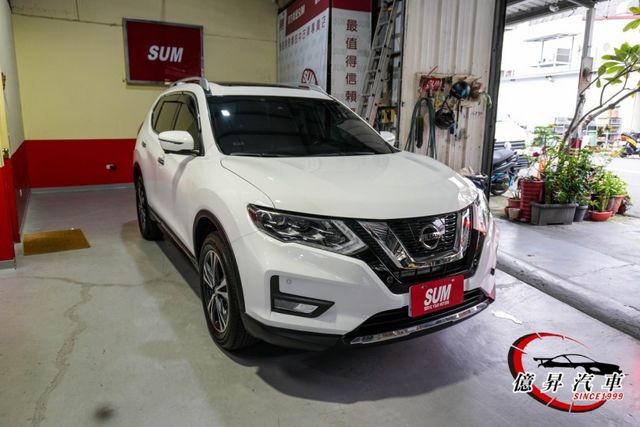 四輪驅動、全景天窗、360度環景、Keyless、電動尾門，車室空間寬敞舒適  第2張相片