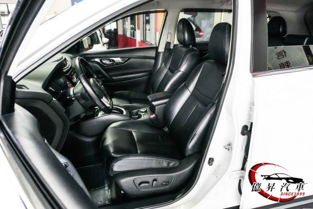四輪驅動、全景天窗、360度環景、Keyless、電動尾門，車室空間寬敞舒適  第9張相片