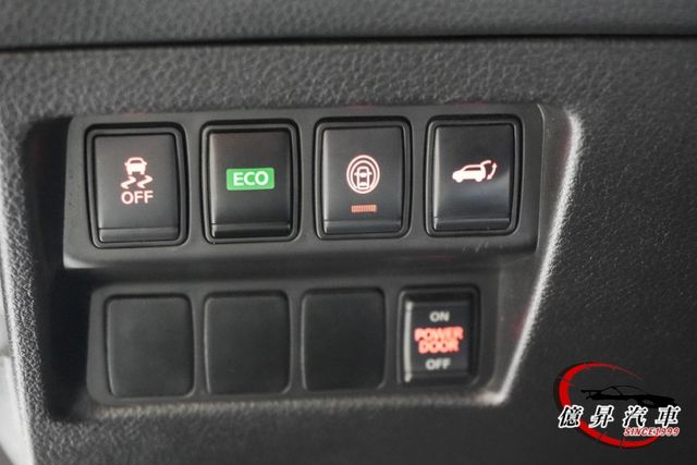 四輪驅動、全景天窗、360度環景、Keyless、電動尾門，車室空間寬敞舒適  第15張相片