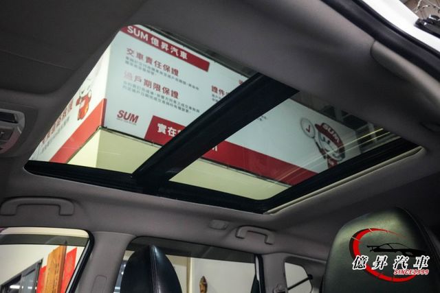 四輪驅動、全景天窗、360度環景、Keyless、電動尾門，車室空間寬敞舒適  第16張相片
