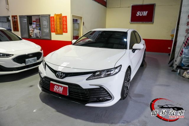 原廠保養，改裝鋁圈，日本原裝進口，電動椅、盲點偵測、ACC跟車，帥氣有型質感房車  第1張相片