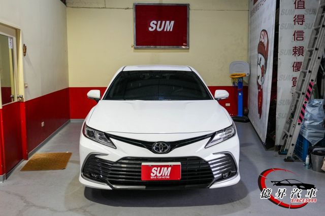 原廠保養，改裝鋁圈，日本原裝進口，電動椅、盲點偵測、ACC跟車，帥氣有型質感房車  第3張相片