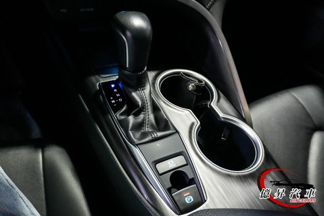 原廠保養，改裝鋁圈，日本原裝進口，電動椅、盲點偵測、ACC跟車，帥氣有型質感房車  第14張相片