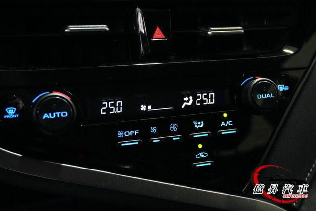 原廠保養，改裝鋁圈，日本原裝進口，電動椅、盲點偵測、ACC跟車，帥氣有型質感房車  第16張相片