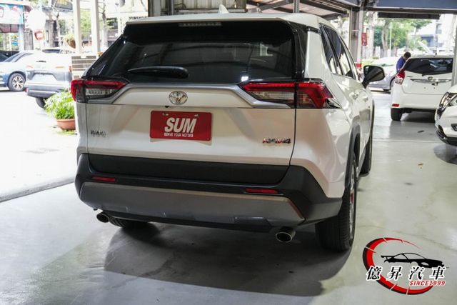 低里程，ACC跟車、360度環景、電動尾門，旗艦版，妥善率優良，高CP值SUV  第5張相片