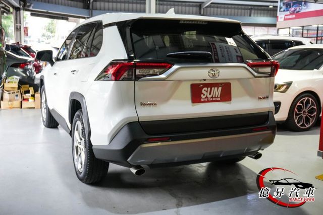 低里程，ACC跟車、360度環景、電動尾門，旗艦版，妥善率優良，高CP值SUV  第6張相片