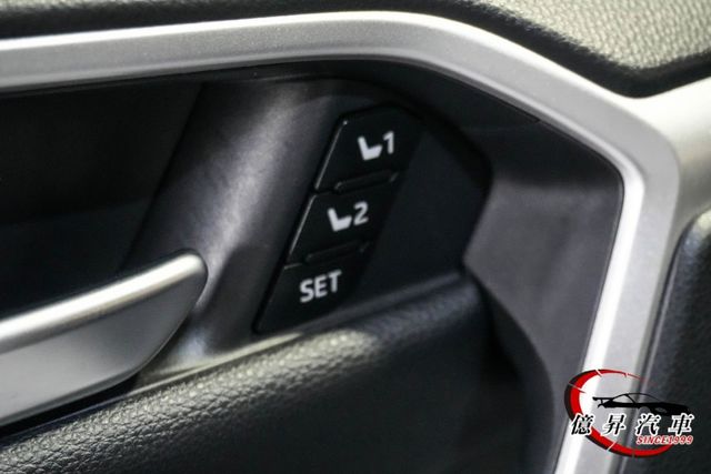 低里程，ACC跟車、360度環景、電動尾門，旗艦版，妥善率優良，高CP值SUV  第14張相片