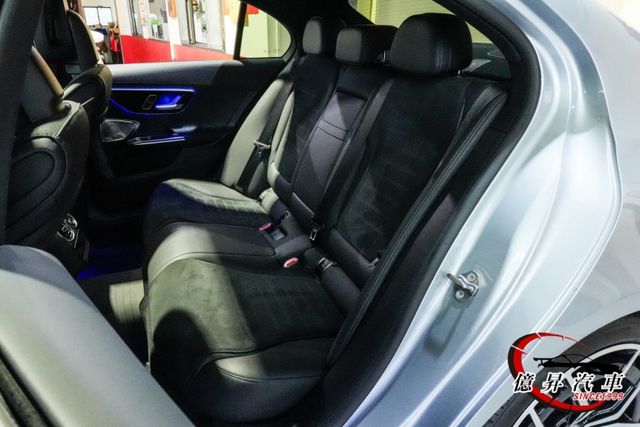 總代理，僅跑2.5萬公里，夜色套件、360度環景、AMG套件、23P跟車，新款W206  第10張相片