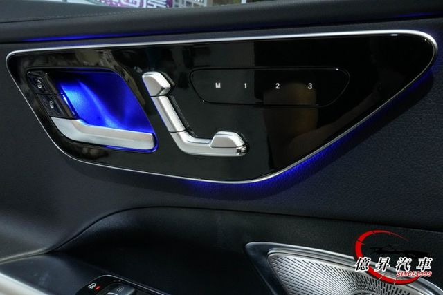 總代理，僅跑2.5萬公里，夜色套件、360度環景、AMG套件、23P跟車，新款W206  第13張相片