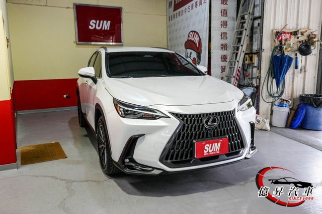 360環景、ACC、車道置中、AEB，LSS 3.0，豪華特仕版，新車價196萬  第2張相片