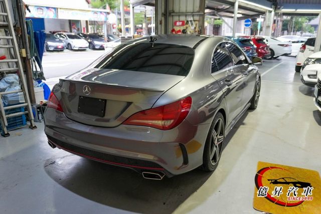 Keyless、AMG套件、盲點偵測、H/K音響、全景天窗，極致跑格轎跑  第4張相片