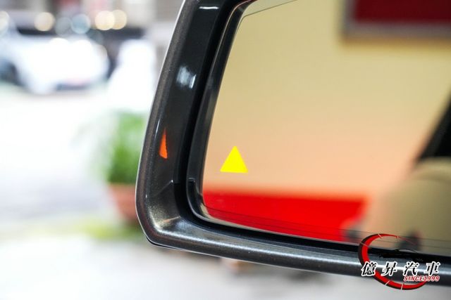 Keyless、AMG套件、盲點偵測、H/K音響、全景天窗，極致跑格轎跑  第8張相片