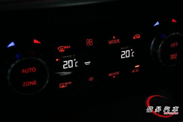 Keyless、AMG套件、盲點偵測、H/K音響、全景天窗，極致跑格轎跑  第14張相片