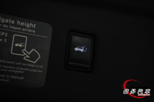 QX50風尚版，僅跑5.9萬公里，ACC跟車、360度環景、抬頭顯示器、電動尾門  第7張相片