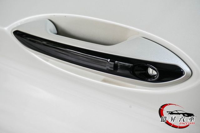 QX50風尚版，僅跑5.9萬公里，ACC跟車、360度環景、抬頭顯示器、電動尾門  第8張相片