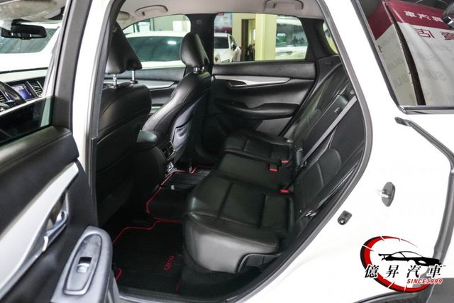 QX50風尚版，僅跑5.9萬公里，ACC跟車、360度環景、抬頭顯示器、電動尾門  第10張相片