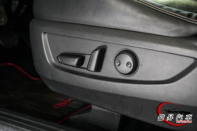 QX50風尚版，僅跑5.9萬公里，ACC跟車、360度環景、抬頭顯示器、電動尾門  第13張相片