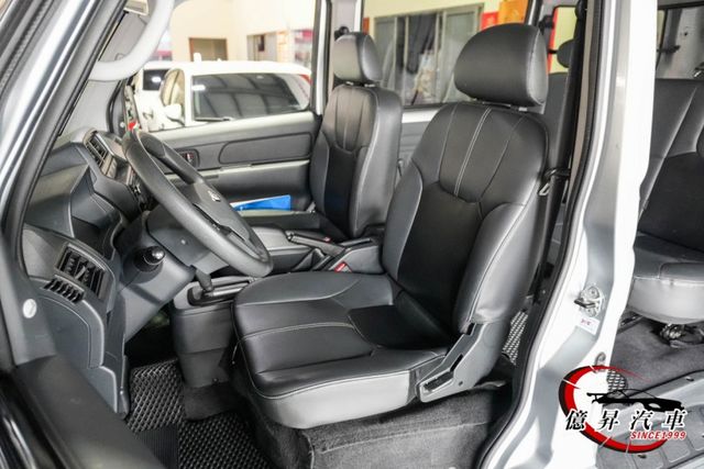 僅跑7.2萬公里，自排廂型車，定速、盲點偵測、後座出風口  第9張相片