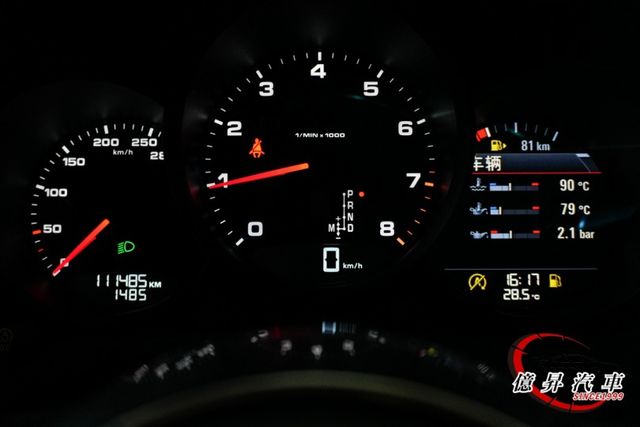 小改款，一線尾燈，選配全景天窗，Porsche跑旅，性能與舒適兼具  第20張相片