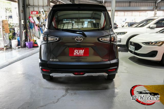 Crossover跨界版，高視野，駕駛更安心，盲點偵測、右側電滑門、車道偏離警示  第4張相片