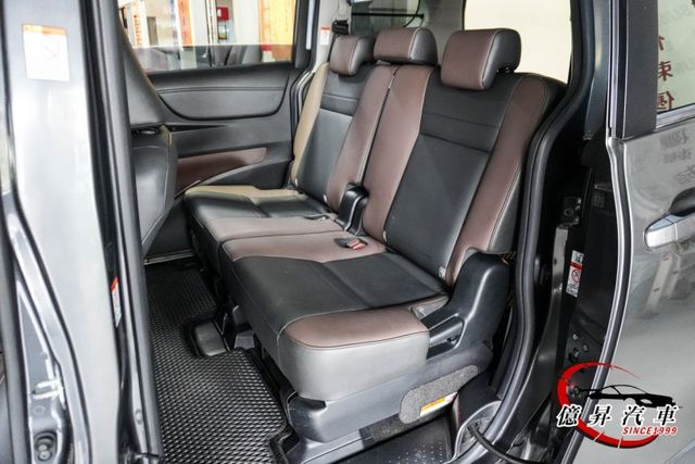 Crossover跨界版，高視野，駕駛更安心，盲點偵測、右側電滑門、車道偏離警示  第10張相片