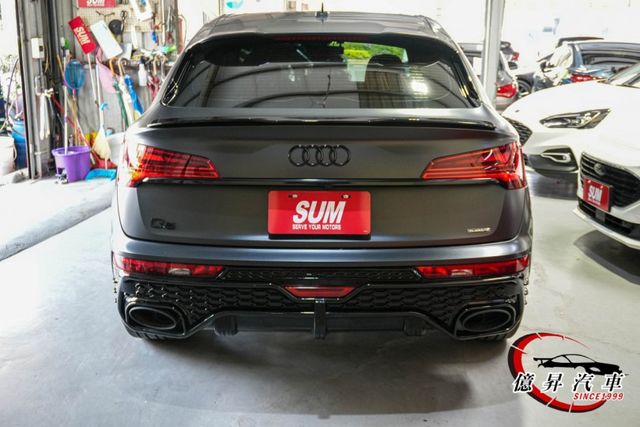 Q5 SPORTBACK，RS前後大包、消光灰貼膜、改裝鋁圈，全景天窗、360度環景、Level 2跟車  第4張相片