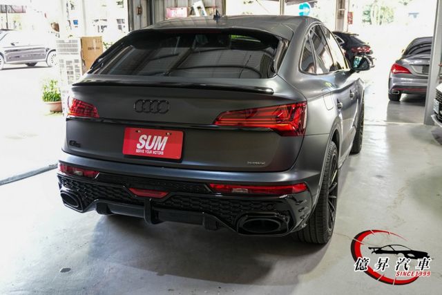 Q5 SPORTBACK，RS前後大包、消光灰貼膜、改裝鋁圈，全景天窗、360度環景、Level 2跟車  第5張相片
