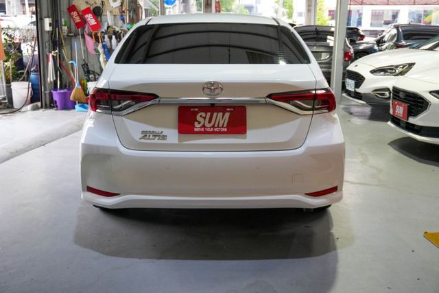 僅跑5.4萬公里，ACC跟車、抬頭顯示器，選配CarPlay原廠影音，低里程，代步神車  第4張相片