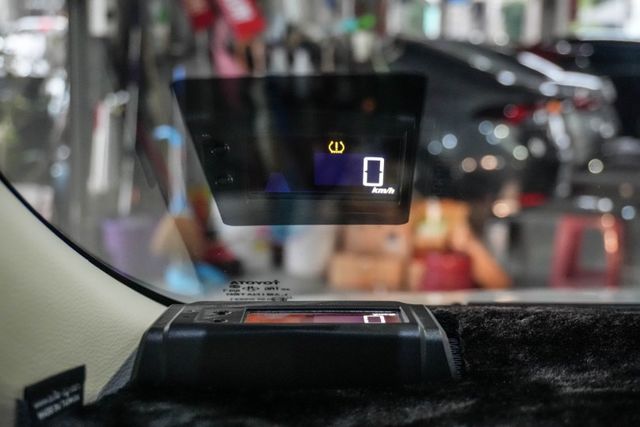 僅跑5.4萬公里，ACC跟車、抬頭顯示器，選配CarPlay原廠影音，低里程，代步神車  第15張相片