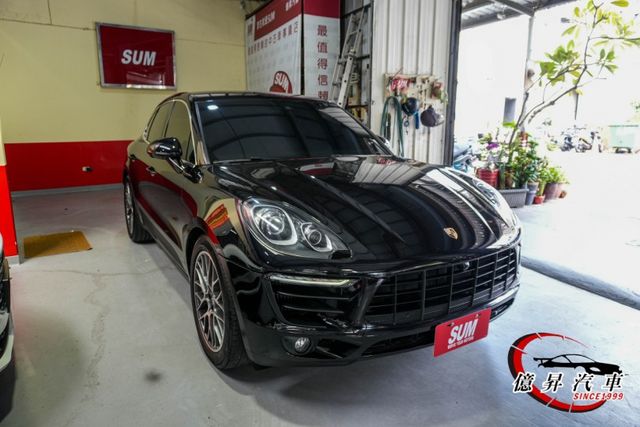 MACAN S，20吋RS Spyder鋁圈、金屬墨玉黑、360度環景，選配近40萬  第2張相片