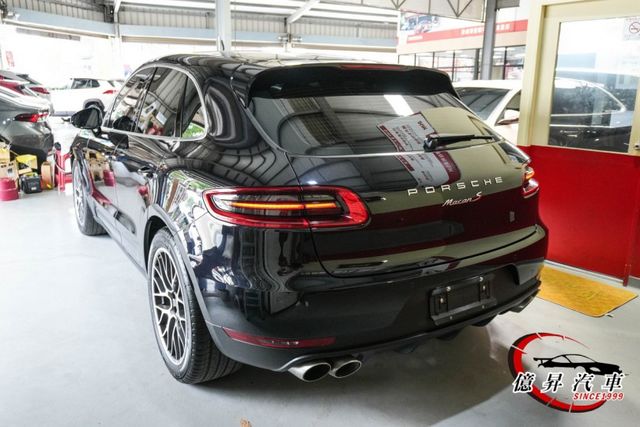 MACAN S，20吋RS Spyder鋁圈、金屬墨玉黑、360度環景，選配近40萬  第5張相片