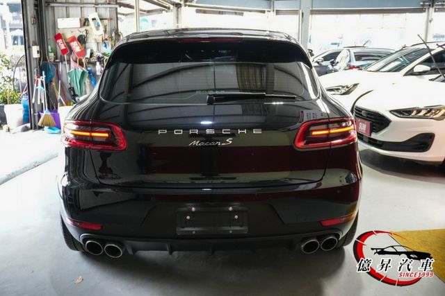 MACAN S，20吋RS Spyder鋁圈、金屬墨玉黑、360度環景，選配近40萬  第6張相片