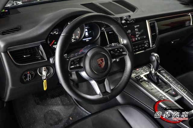 MACAN S，20吋RS Spyder鋁圈、金屬墨玉黑、360度環景，選配近40萬  第11張相片