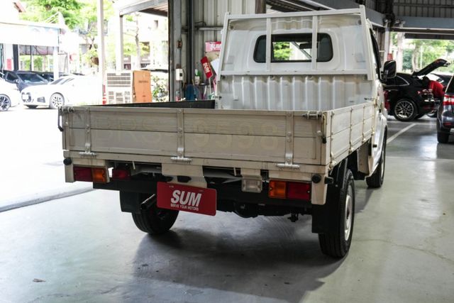 循跡防滑、LED頭燈，加裝CarPlay影音、倒車顯影，人人都會開的自排  第6張相片