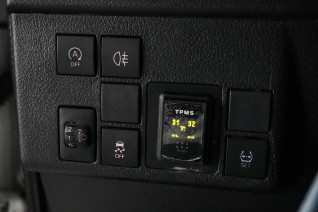 循跡防滑、LED頭燈，加裝CarPlay影音、倒車顯影，人人都會開的自排  第10張相片