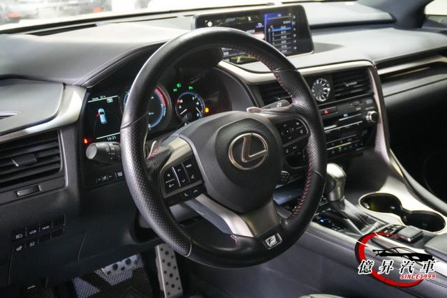 全景天窗、360度環景、F SPORT專屬外觀套件、冷熱通風椅，稀有F運動版  第12張相片