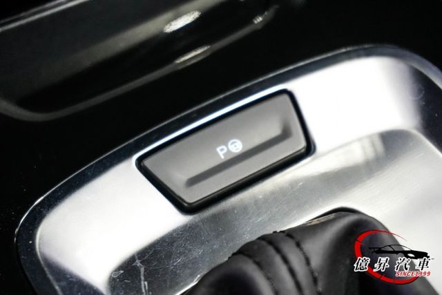 360環景、換檔撥片、盲點偵測、電動尾門，年份新、價格便宜，高CP值運動SUV  第12張相片