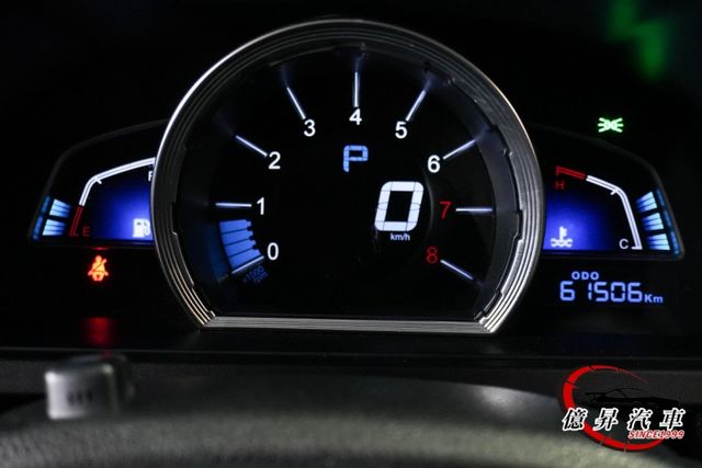 360環景、換檔撥片、盲點偵測、電動尾門，年份新、價格便宜，高CP值運動SUV  第17張相片