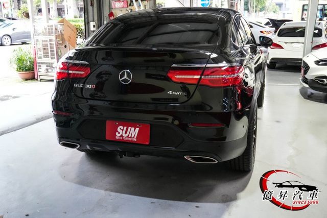 20吋AMG鋁圈、AMG套件、夜色套件、碳纖維飾板、360環景、U21跑車排氣  第5張相片