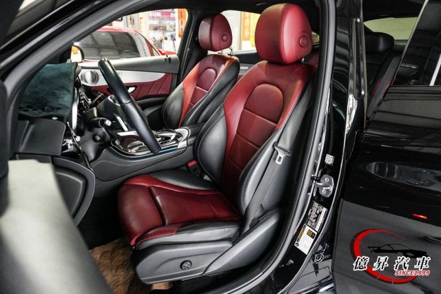 20吋AMG鋁圈、AMG套件、夜色套件、碳纖維飾板、360環景、U21跑車排氣  第11張相片