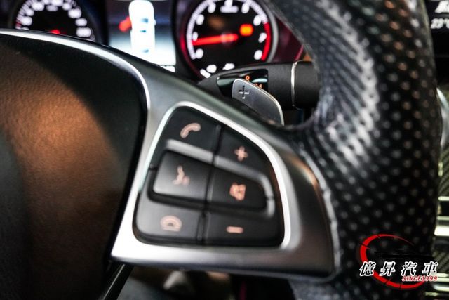 20吋AMG鋁圈、AMG套件、夜色套件、碳纖維飾板、360環景、U21跑車排氣  第13張相片