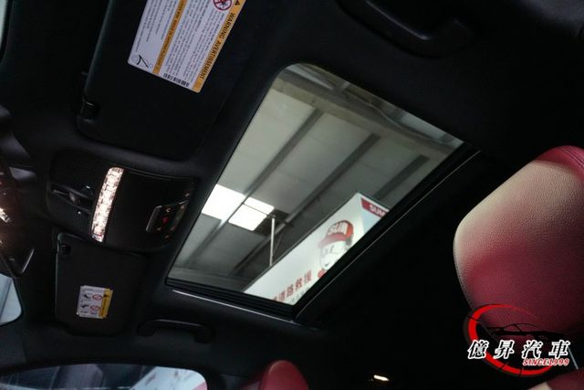 20吋AMG鋁圈、AMG套件、夜色套件、碳纖維飾板、360環景、U21跑車排氣  第17張相片