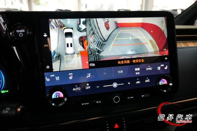 僅跑七千，秒殺款!水晶排檔頭、西雅圖地板、前後螢幕同步，無隔熱紙政策，不怕車內被看光光  第18張相片